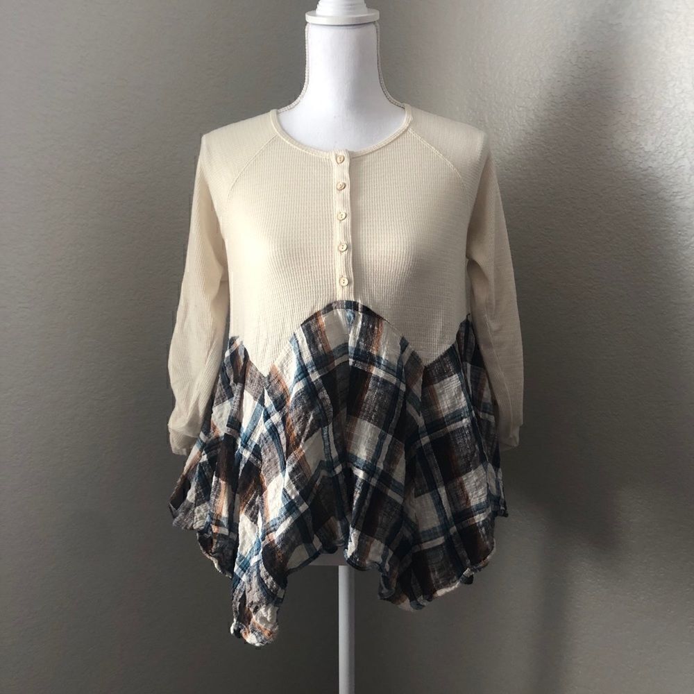 ⭐️3 For $10⭐️ Altar’d State Thermal Plaid Button Top